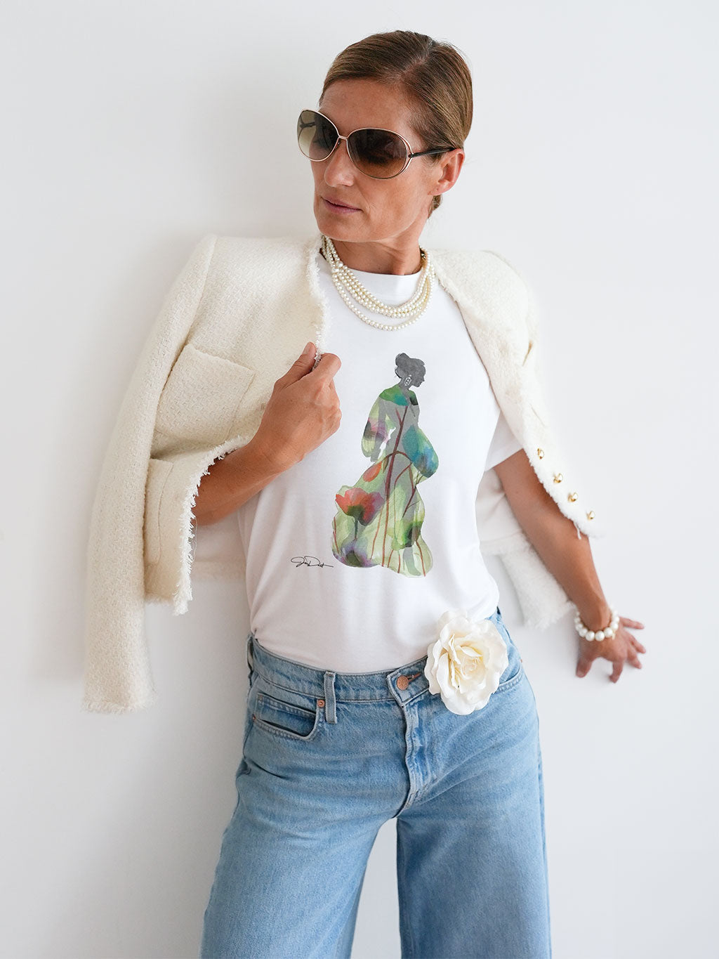 T-Shirt Floral Elegance