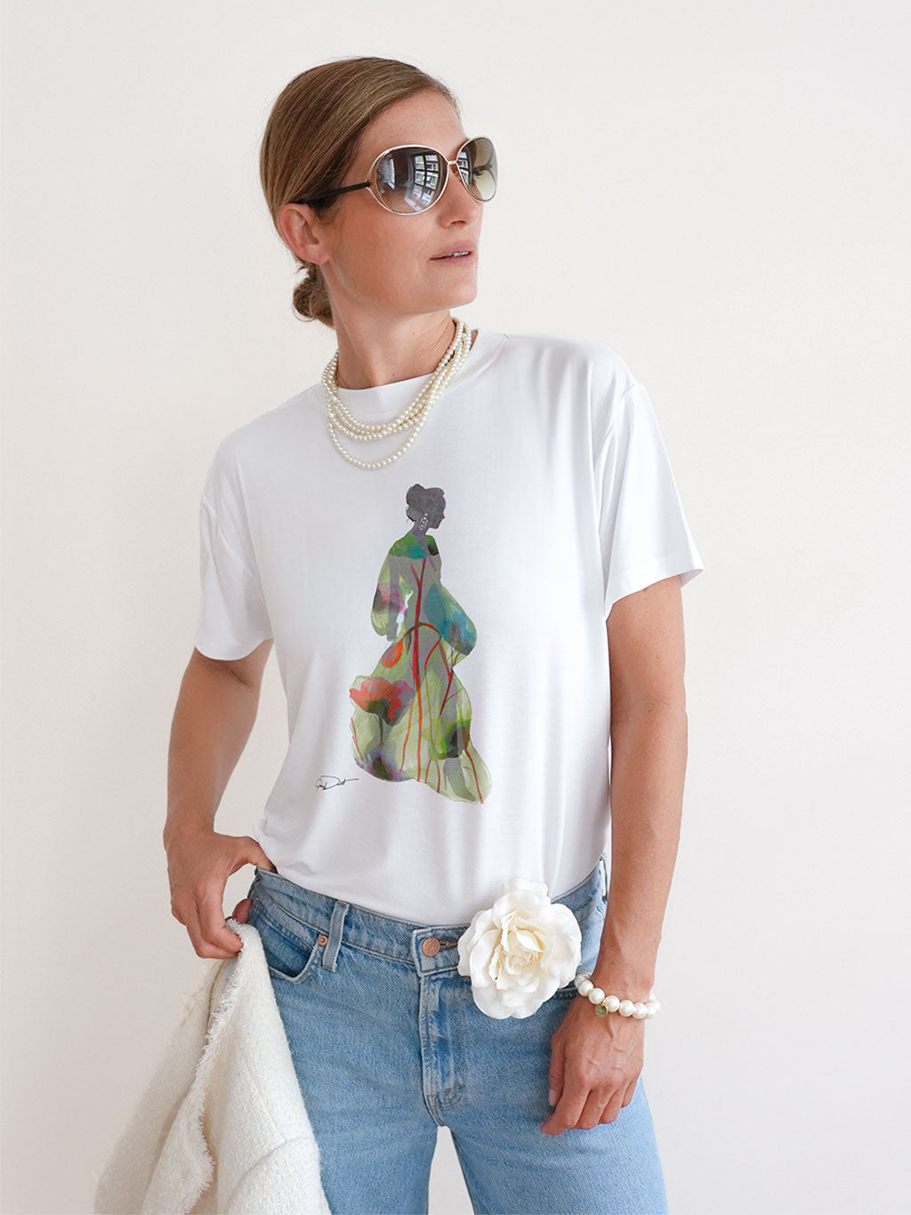 T-Shirt Floral Elegance