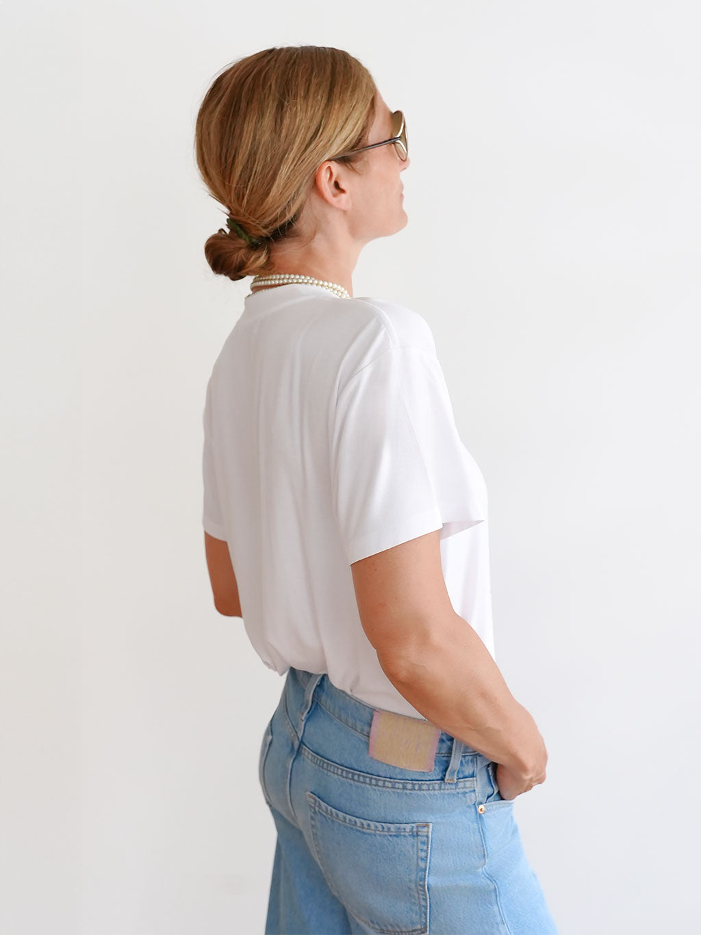 T-Shirt Floral Elegance
